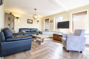 Cabaña Deluxe, 2 habitaciones | Ropa de cama de alta calidad, caja fuerte, escritorio