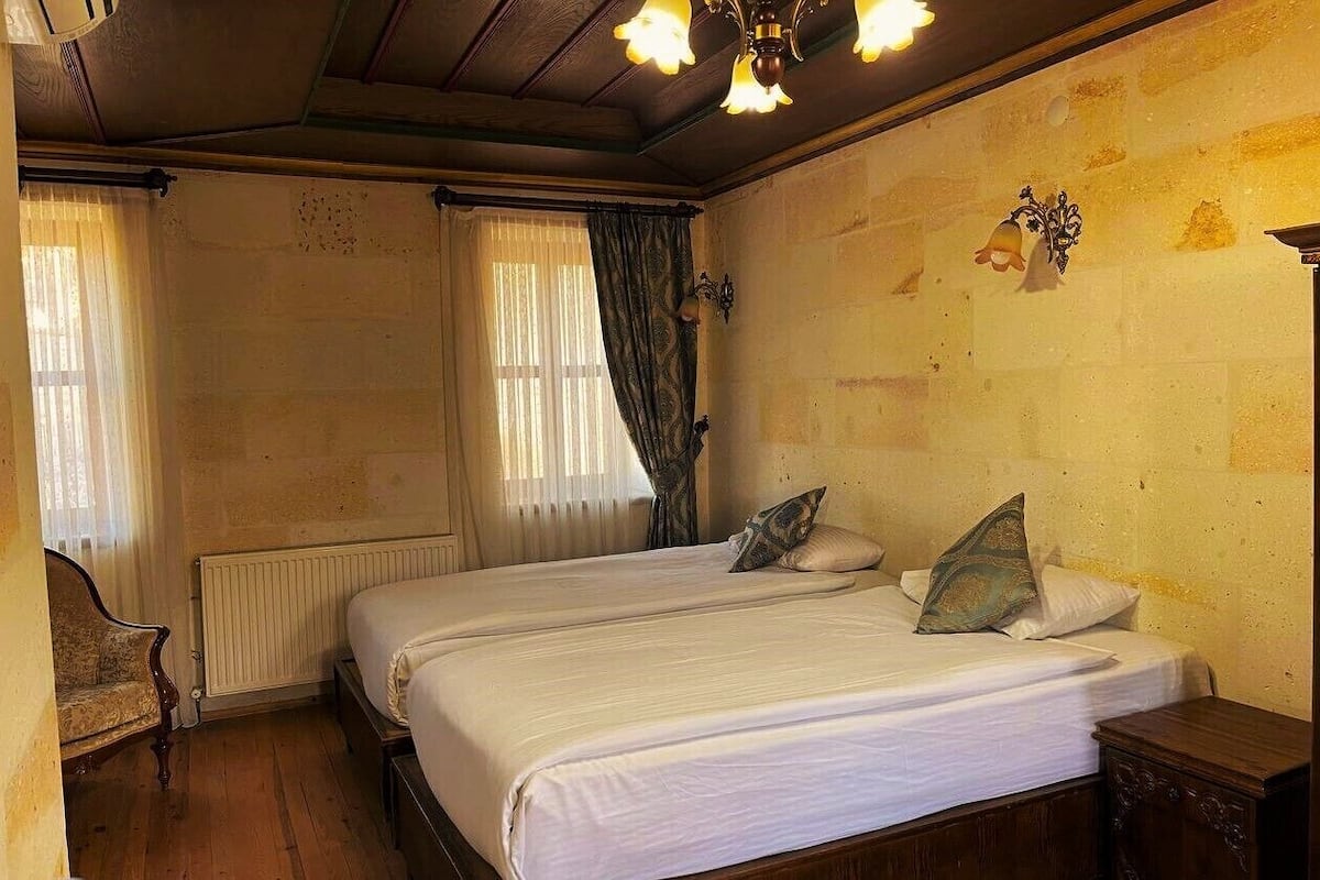 Economy Twin kamer | Luxe beddengoed, een minibar, een kluis op de kamer, geluiddichte muren