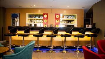 2 bar/lounge