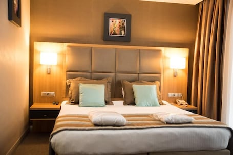 Minibar, in-room safe, desk, soundproofing
