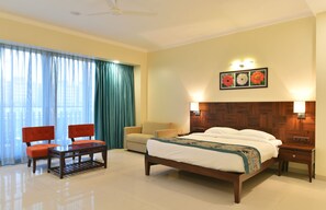 Suite, 1 King Bed, Smoking, City View