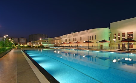 2 piscinas al aire libre