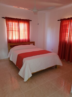 1 phòng ngủ, bàn, giường gấp/giường phụ (phụ phí) 