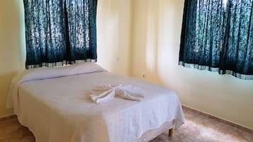 Economy Double Room Single Use | 1 bedroom, desk, rollaway beds, free WiFi