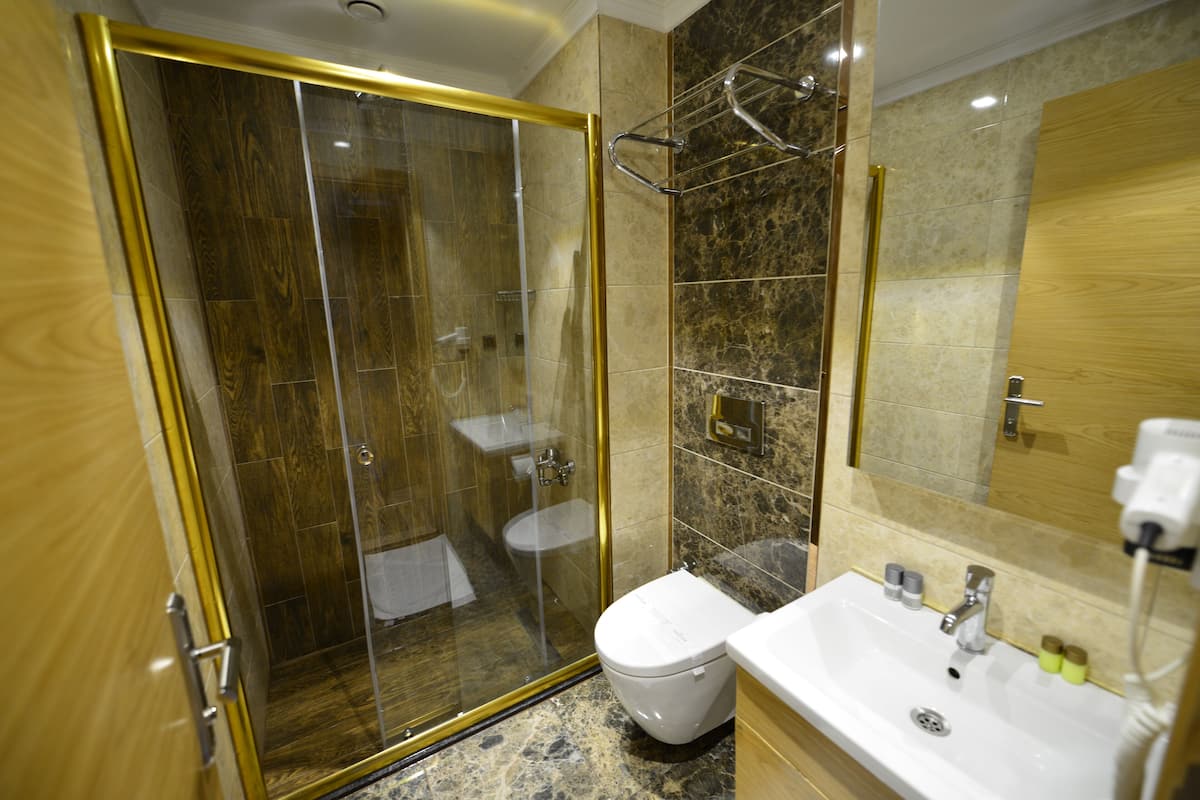 1 bedroom, minibar, desk, soundproofing