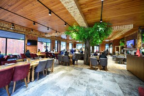 Frühstück, Mittagessen und Abendessen