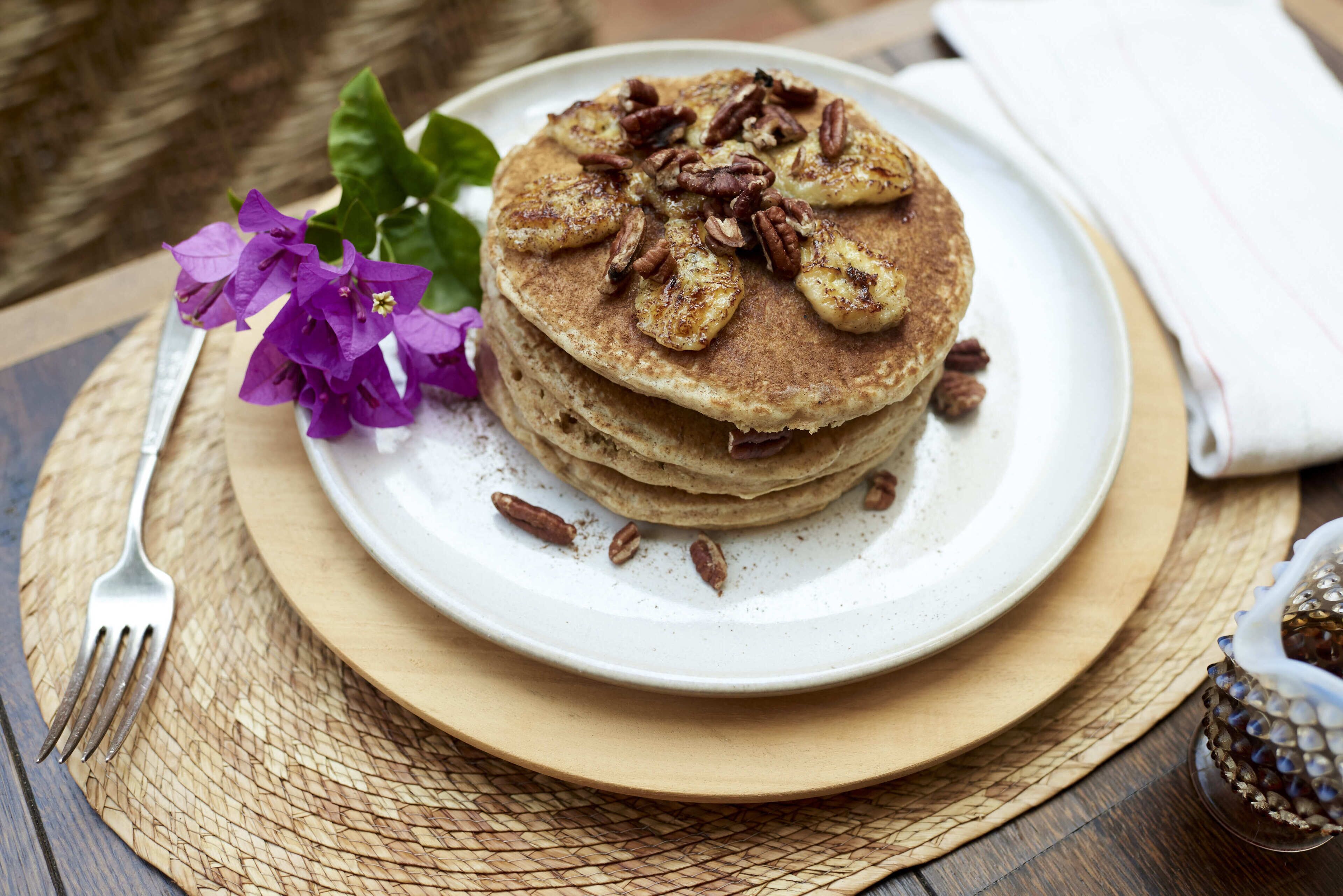 breakfast and lunch served, vegan cuisine