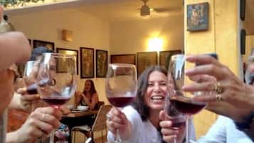 Breakfast and lunch served