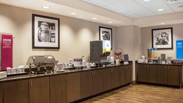 Café da manhã continental grátis todos os dias