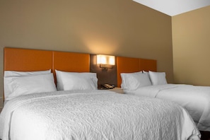 In-room safe, desk, laptop workspace, iron/ironing board - Hampton Inn Parker (Parker)