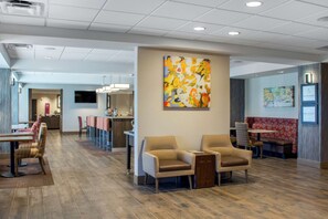 Lobby - Hampton Inn Parker (Parker)