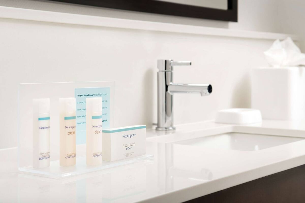 Bathroom | Free toiletries, hair dryer, towels