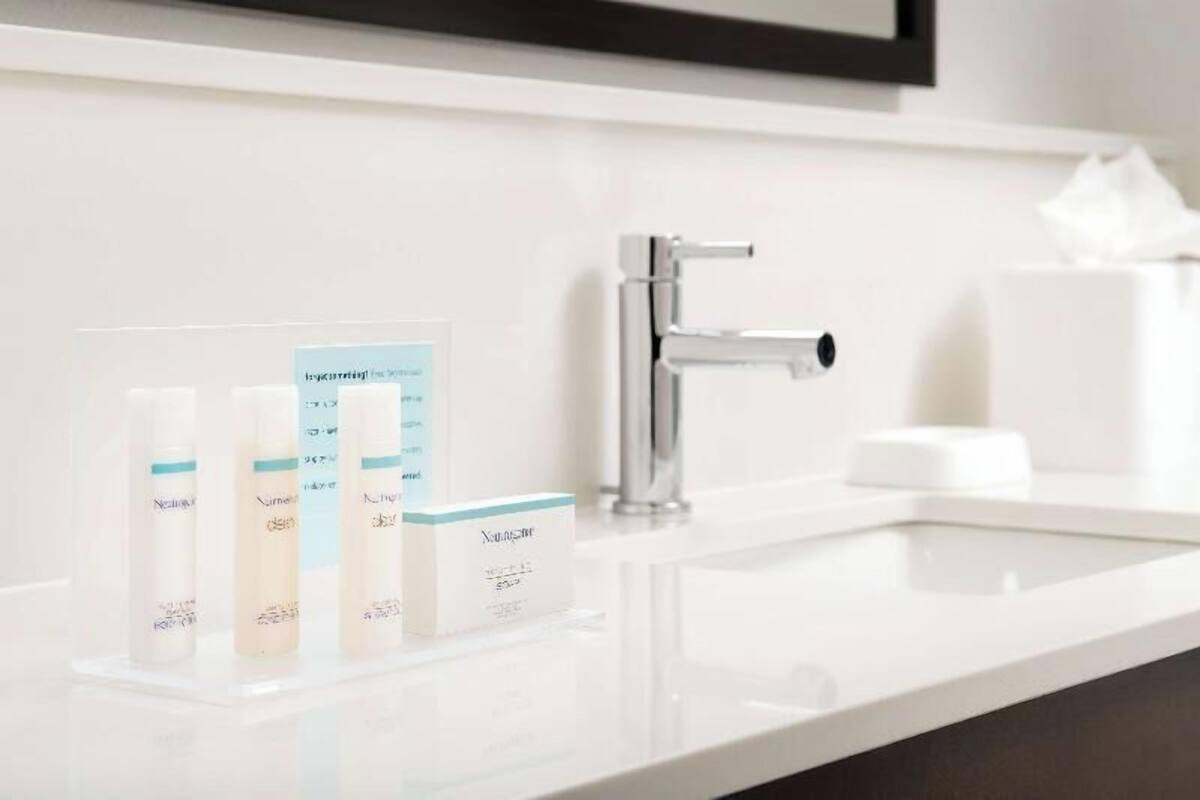 Bathroom | Free toiletries, hair dryer, towels