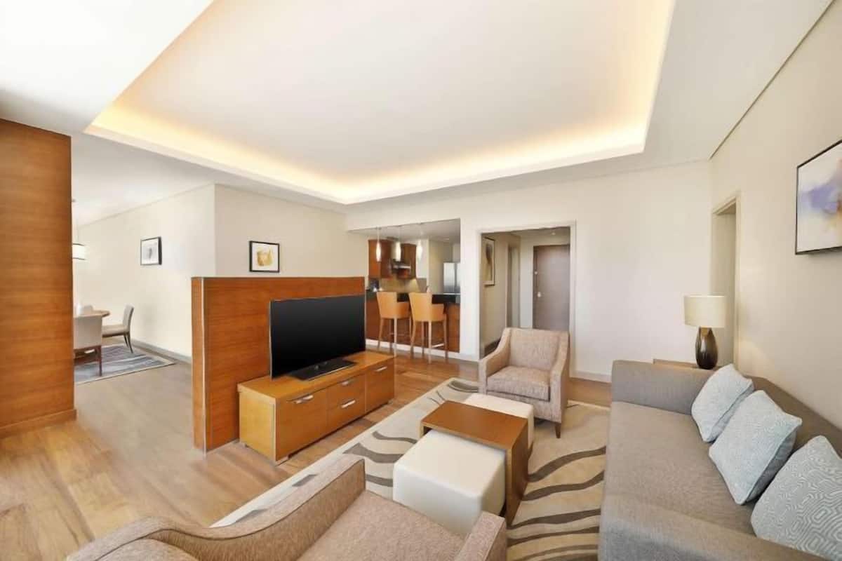 Living area | 42-inch LCD TV with cable channels, TV