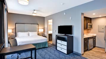 Premium bedding, in-room safe, desk, laptop workspace