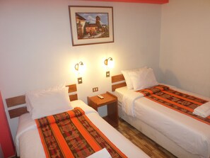 Twin Room, 2 Twin Beds | Desk, iron/ironing board, cribs/infant beds, free WiFi - Hatun Pueblo Inn (Machu Picchu)