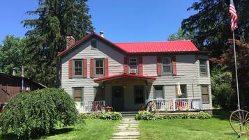 Fachada da propriedade