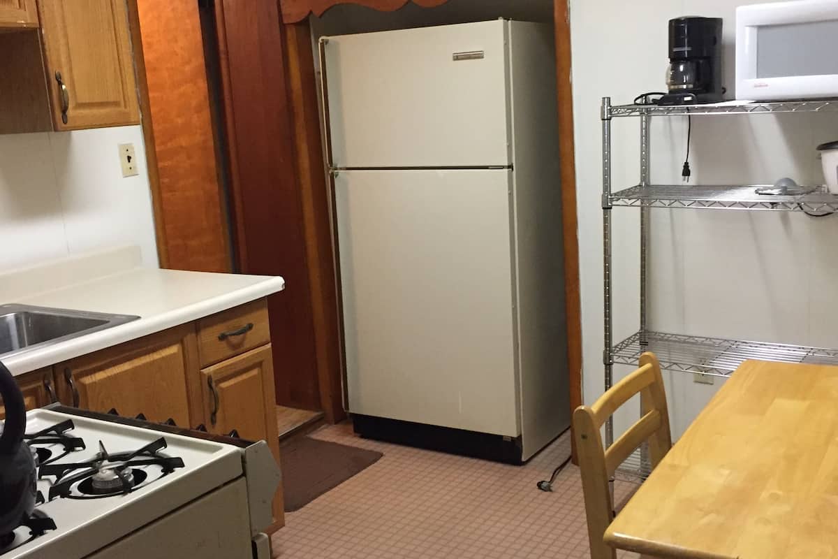 basic apartment, 2 bedrooms, kitchen | private kitchen