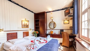 Unclassified image, 3 of 66, button - Hotel De Barge (Bruges)