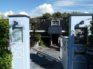 Property entrance - Hotel De Barge (Bruges)