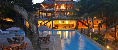 Piscine extérieure