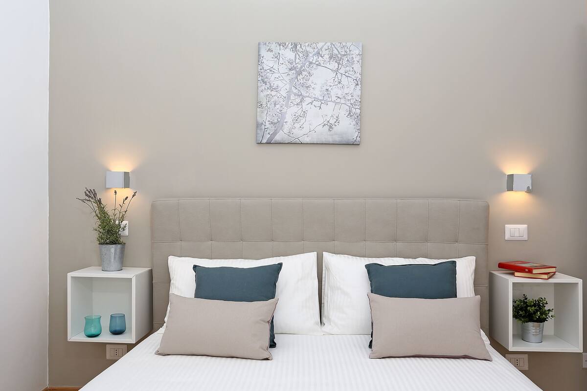 1 bedroom, premium bedding, in-room safe, desk