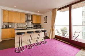Apartment, 1 Bedroom | Private kitchen | Full-size fridge, microwave, oven, stovetop - Birch at Clarion Quay (Dublin)