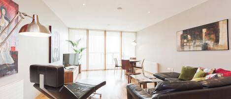 Apartment, 2 Bedrooms | Living area