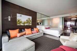 Ropa de cama de alta calidad y minibar 