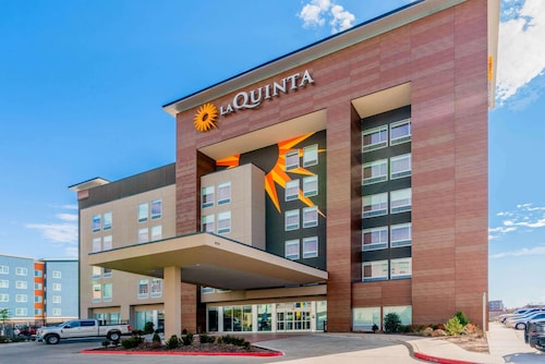 La Quinta Inn & Suites by Wyndham Oklahoma City Airport