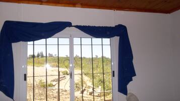 Cabin, 2 Bedrooms, Kitchen (6 People) | 2 bedrooms, free WiFi