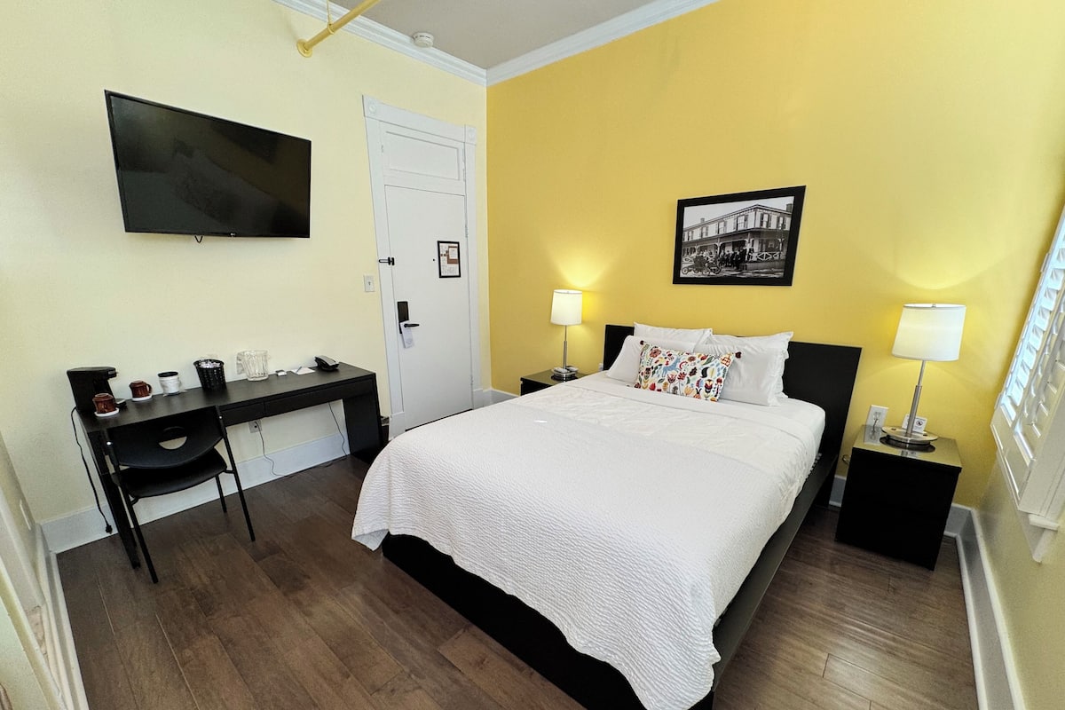 Chambre Signature, 1 grand lit | 1 chambre, coffres-forts dans les chambres, bureau