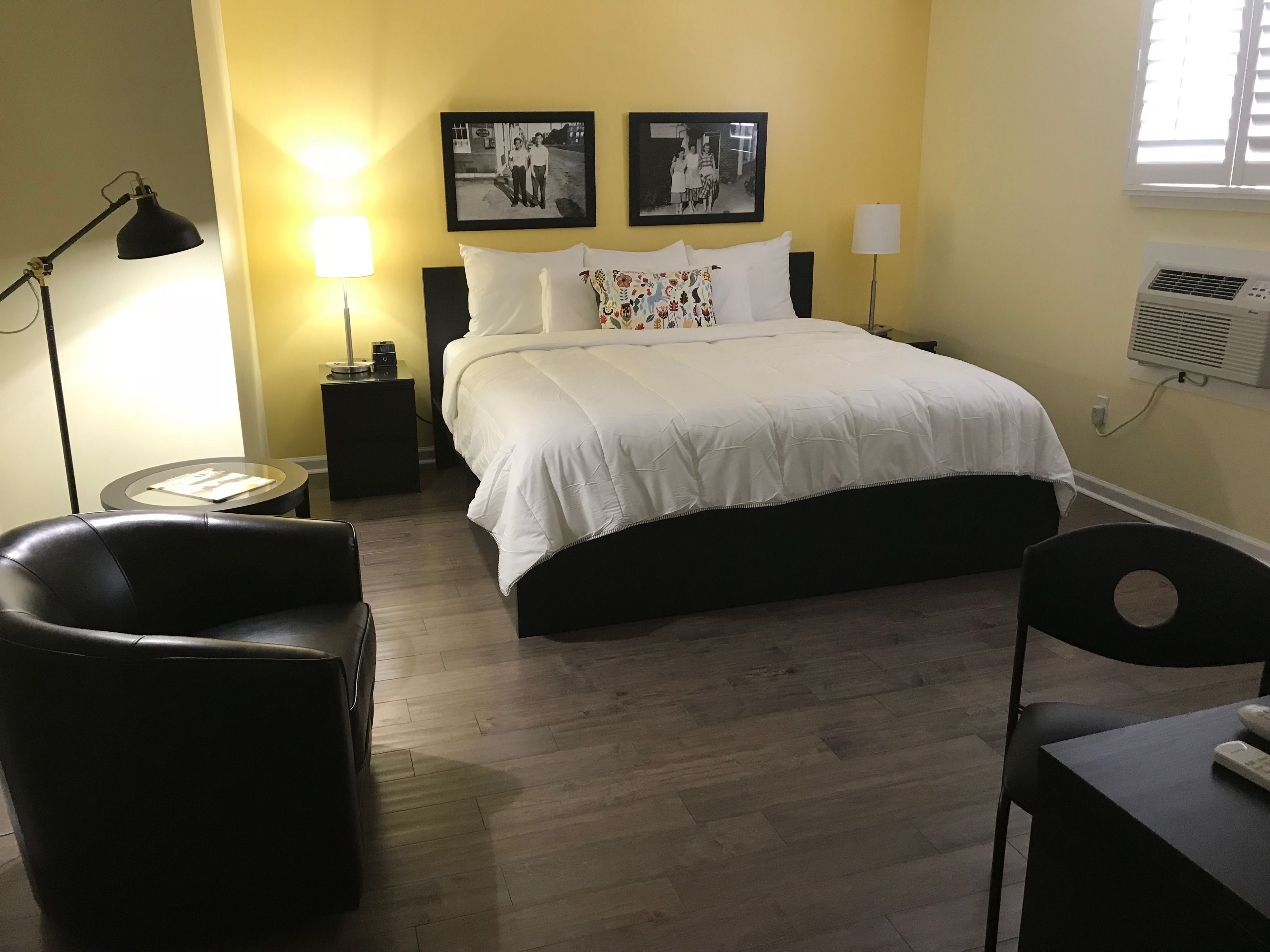 signature room, 1 king bed | in-room safe, desk, iron/ironing board, free wifi