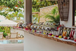 Desayuno buffet incluido todos los días 