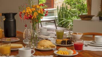 Desayuno bufé gratuito y diario