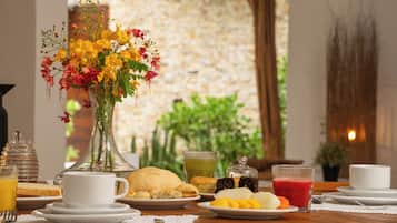 Desayuno buffet incluido todos los días