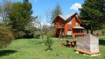 Family Cabin, 2 Bedrooms, Mountain View, Mountainside