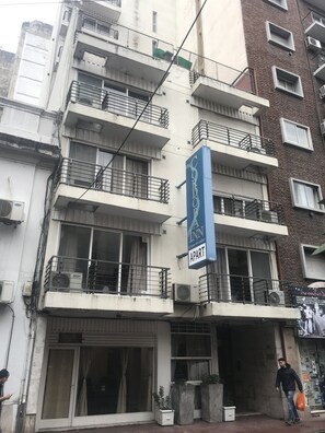 Fachada de la propiedad