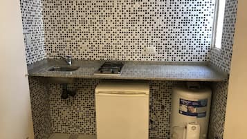 Geladeira, micro-ondas, cooktop, panela elétrica de arroz