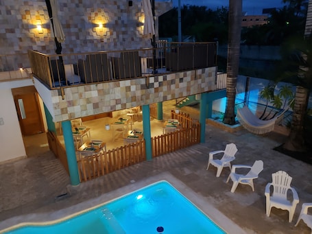 Outdoor pool. Agua Dulce