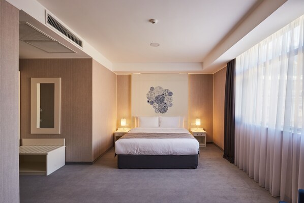 Minibar, caja de seguridad en la habitación y sistema de insonorización 