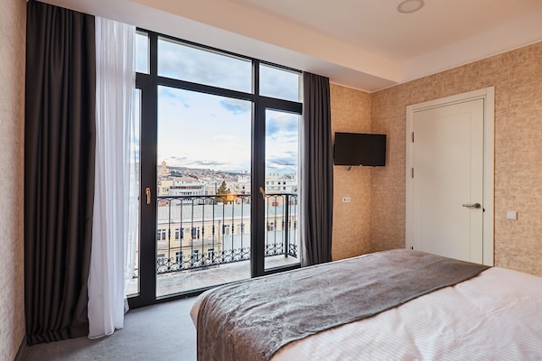 Minibar, caja de seguridad en la habitación y insonorización