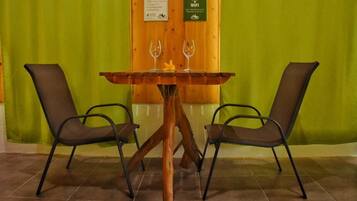 Quarto triplo standard | Wi-Fi de cortesia, roupa de cama