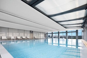 Indendørs pool