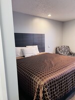 1 quarto, quartos à prova de som, Wi-Fi de cortesia, roupa de cama