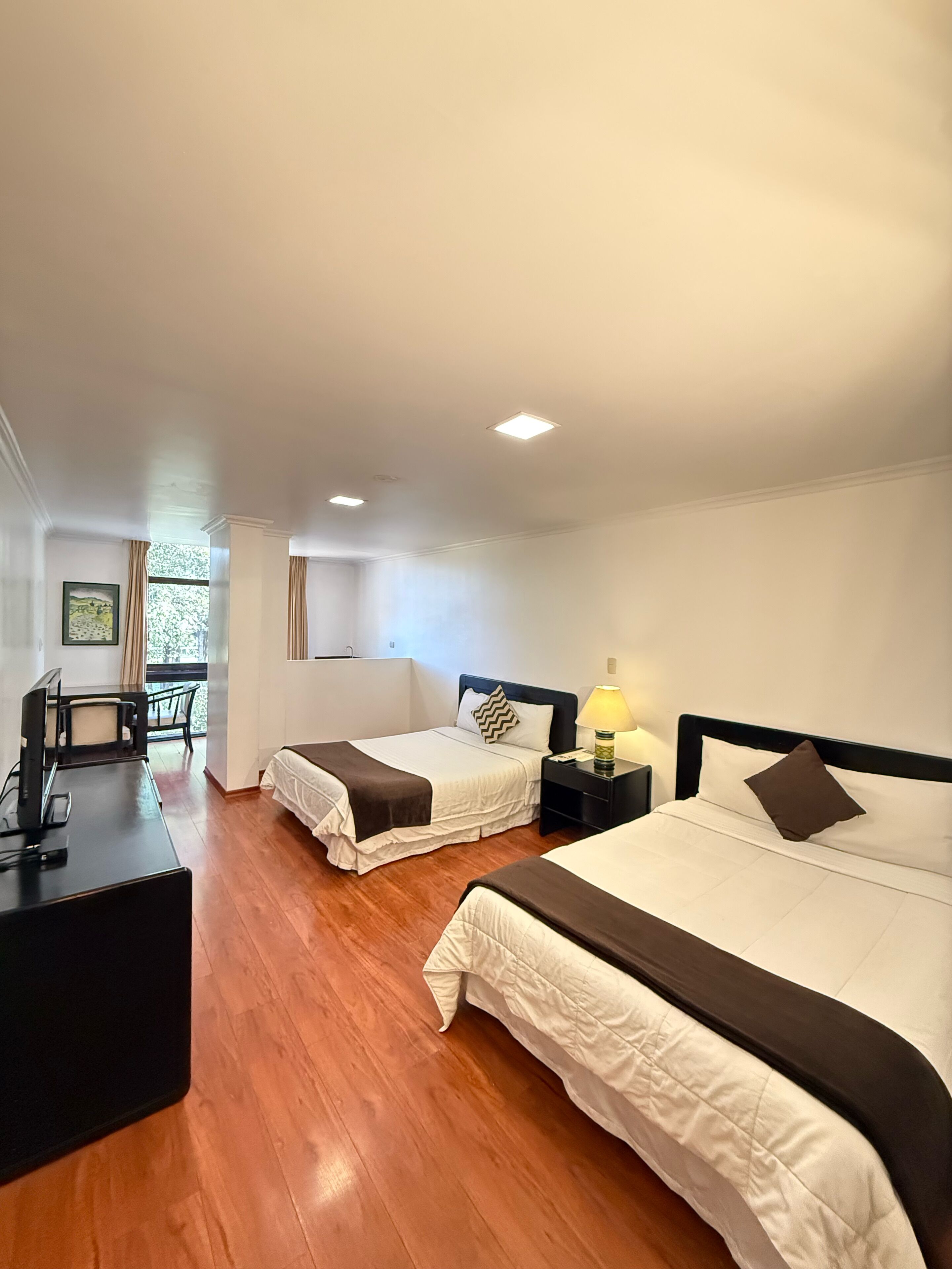 Habitación doble superior, 2 camas de matrimonio, baño privado, en la zona del jardín | Minibar, escritorio, cortinas opacas y sistema de insonorización