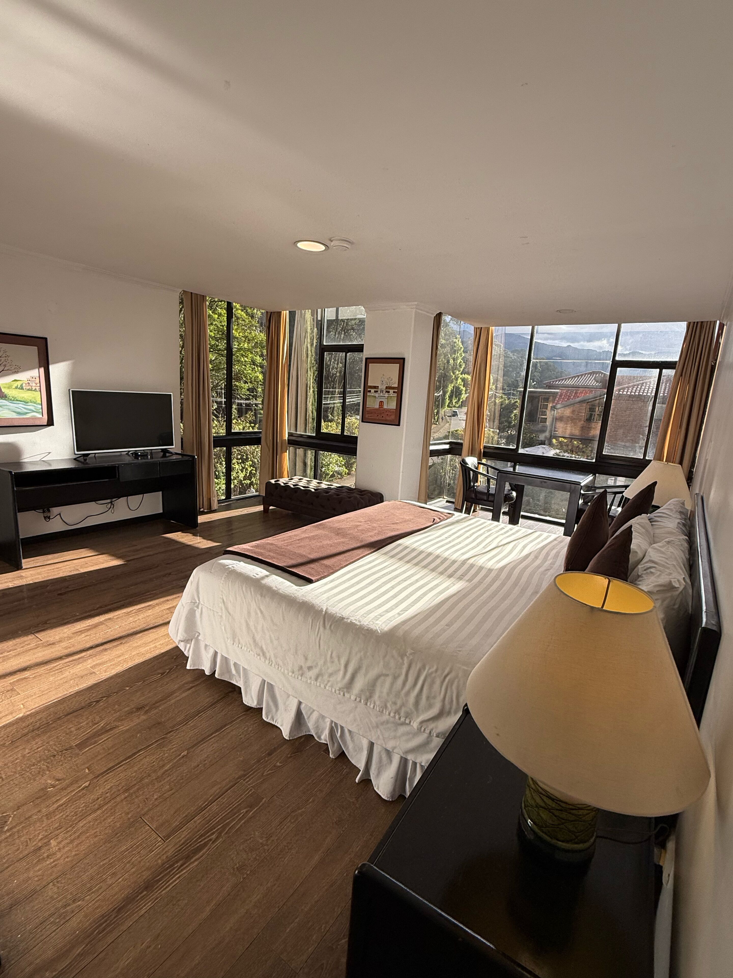Habitación individual superior, 1 cama de matrimonio grande, baño privado, en la zona del jardín | Minibar, escritorio, cortinas opacas y sistema de insonorización