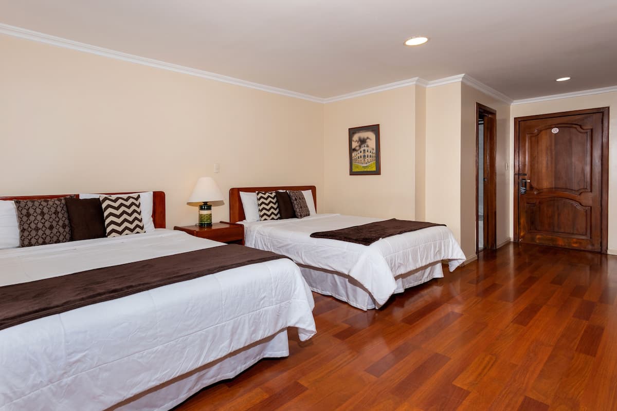 Superior Double Room, 2 Queen Beds, Private Bathroom, Garden Area | Living area