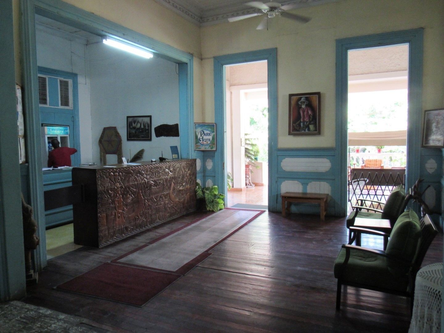 Coin salon dans le hall