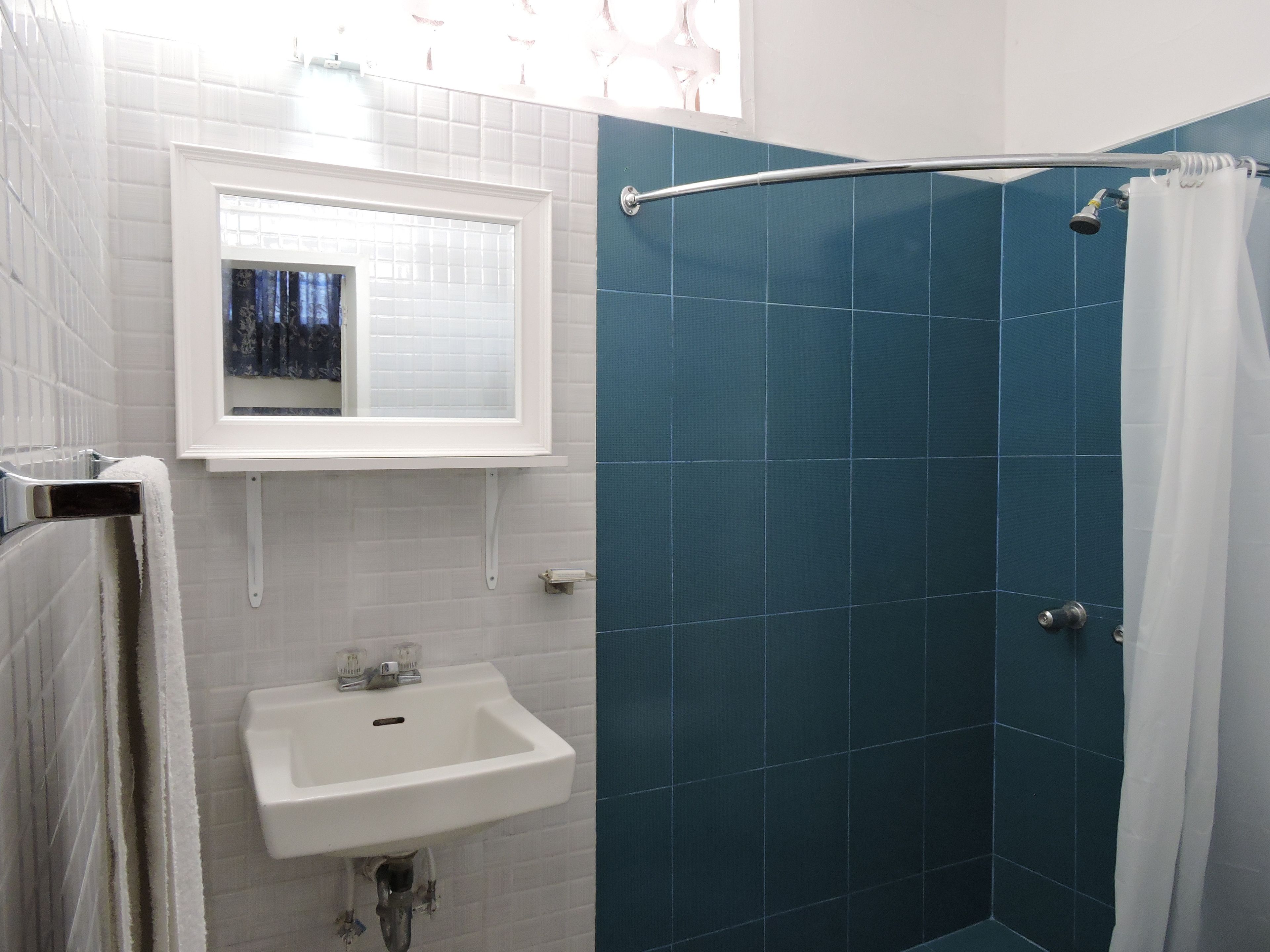 shower, free toiletries, towels